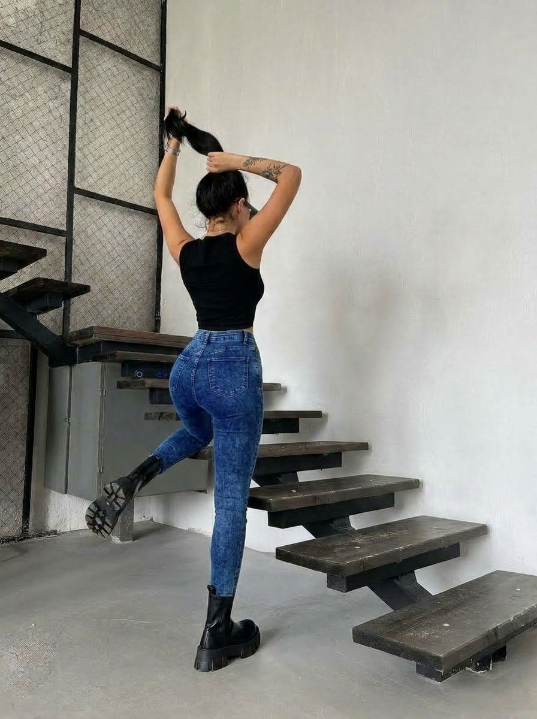 Bella Curvy Jeans